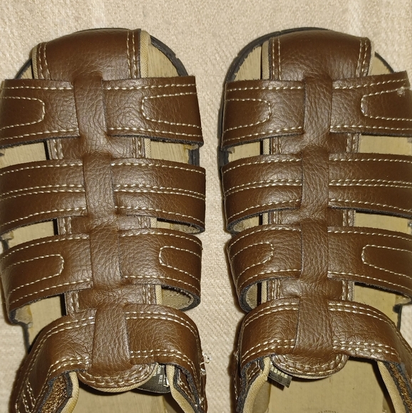 wonder nation Other - Wonder Nation Boys Brown Fisherman Sandles        Size 2.